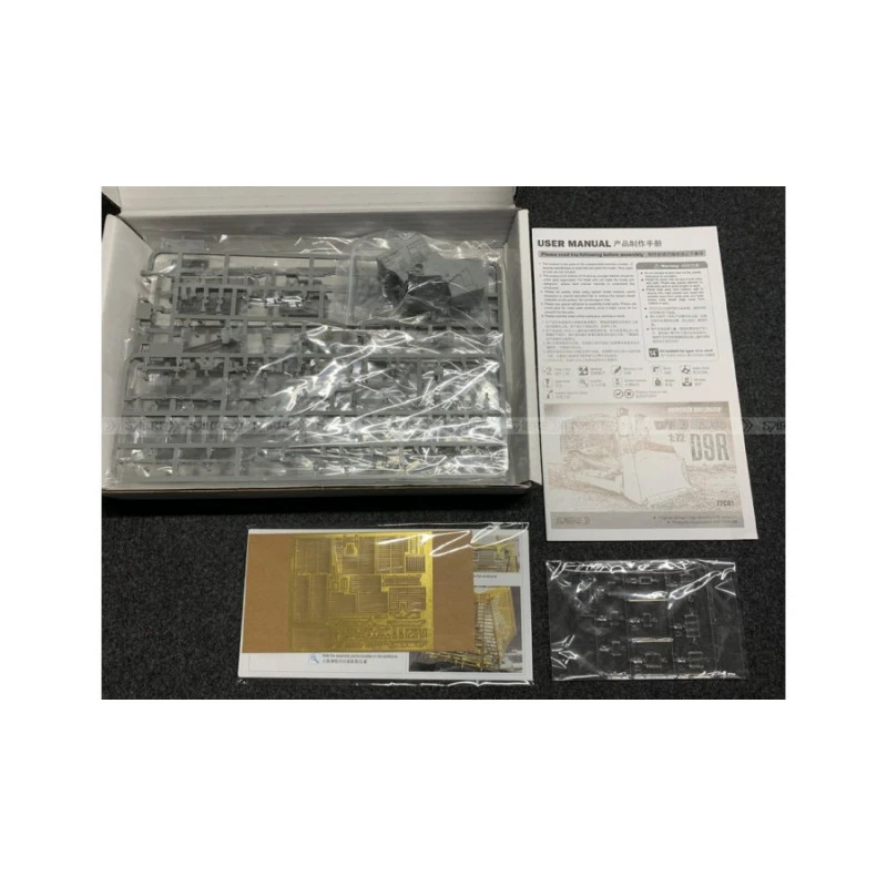 Sabre® Maquette Armored Bulldozer D9R 1:72 6 Sabre® Maquette Armored Bulldozer D9R 1:72 – Image 4