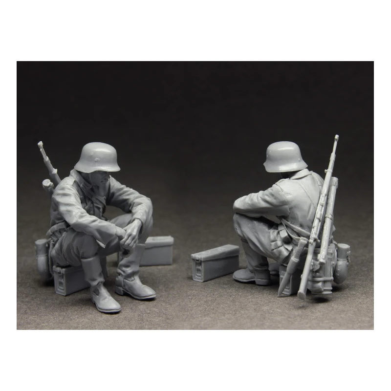 Stalingrad German Infantry At Rest 1939-1944 S-3536 1/35 5 Stalingrad German Infantry At Rest 1939-1944 S-3536 1/35 – Image 3