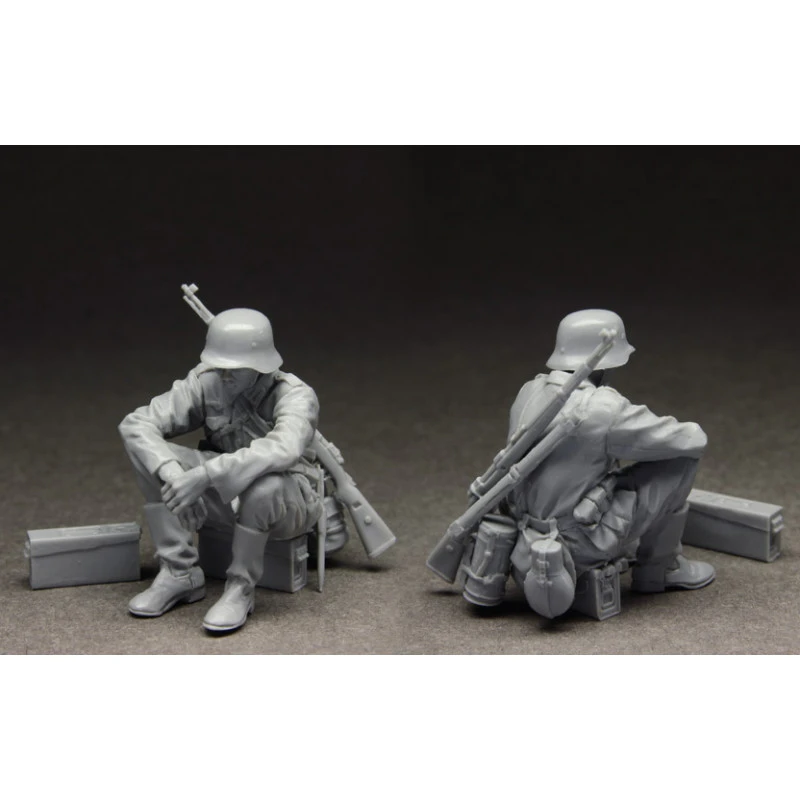 Stalingrad German Infantry At Rest 1939-1944 S-3536 1/35 6 Stalingrad German Infantry At Rest 1939-1944 S-3536 1/35 – Image 4