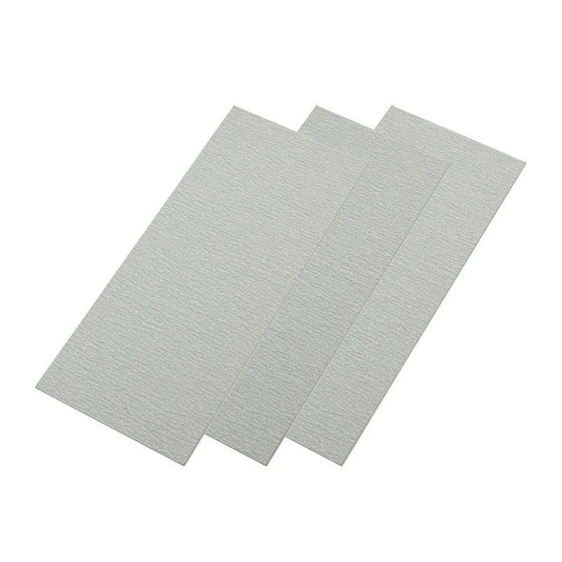 Tamiya® Feuilles à Poncer Grain 1500 (3pcs) 3 Tamiya® Feuilles à Poncer Grain 1500 (3pcs)